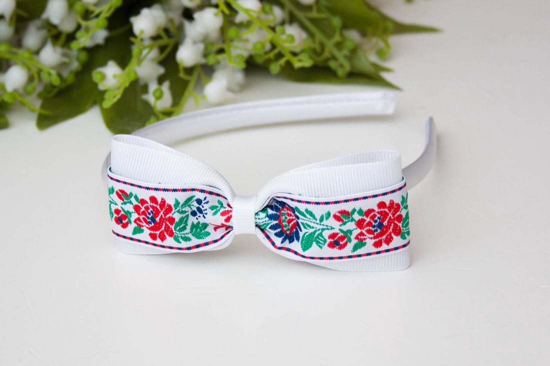 Bentiță de păr cu model floral cu model floral - Alb - - Artynos.ro Bentiță de păr cu model floral cu model floral - Alb - - Artynos.ro