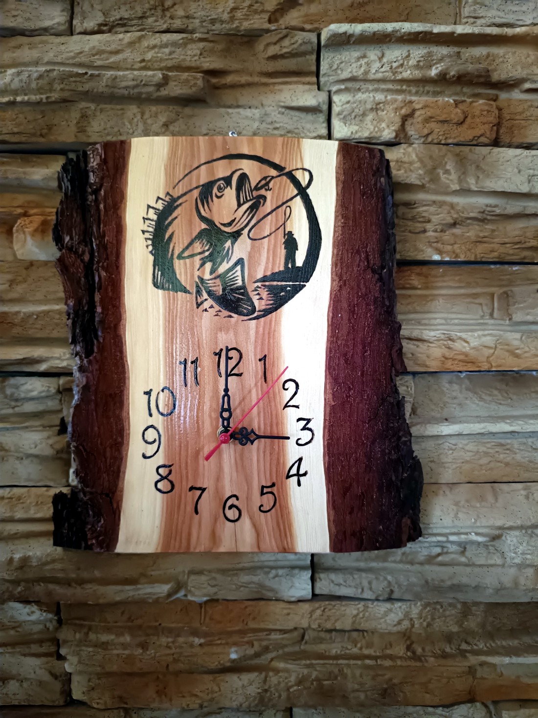 Ceas de perete Redwood pentru pescari -  - Artynos.ro