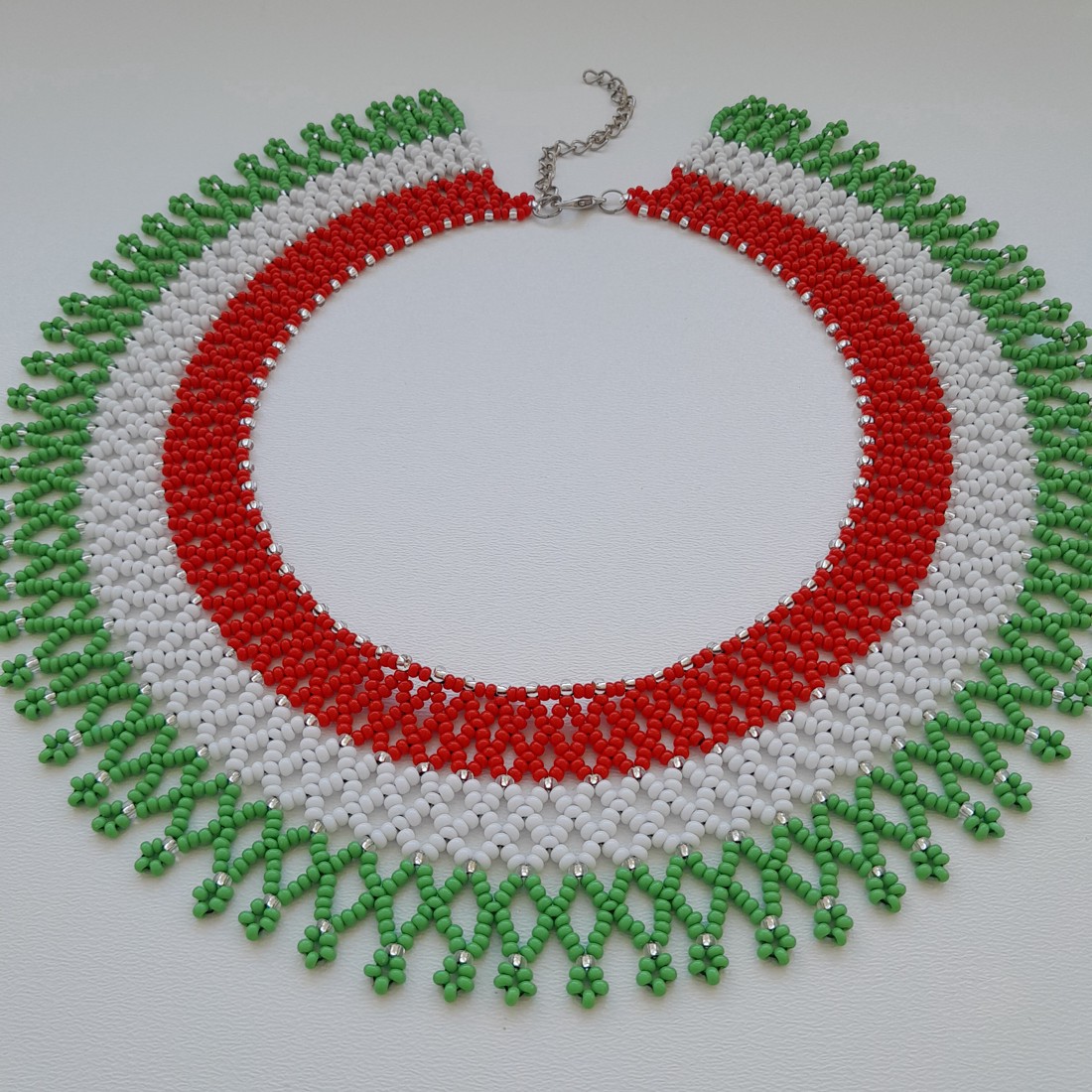 Colier de perle de culoare națională - - Artynos.ro Colier de perle de culoare națională - - Artynos.ro