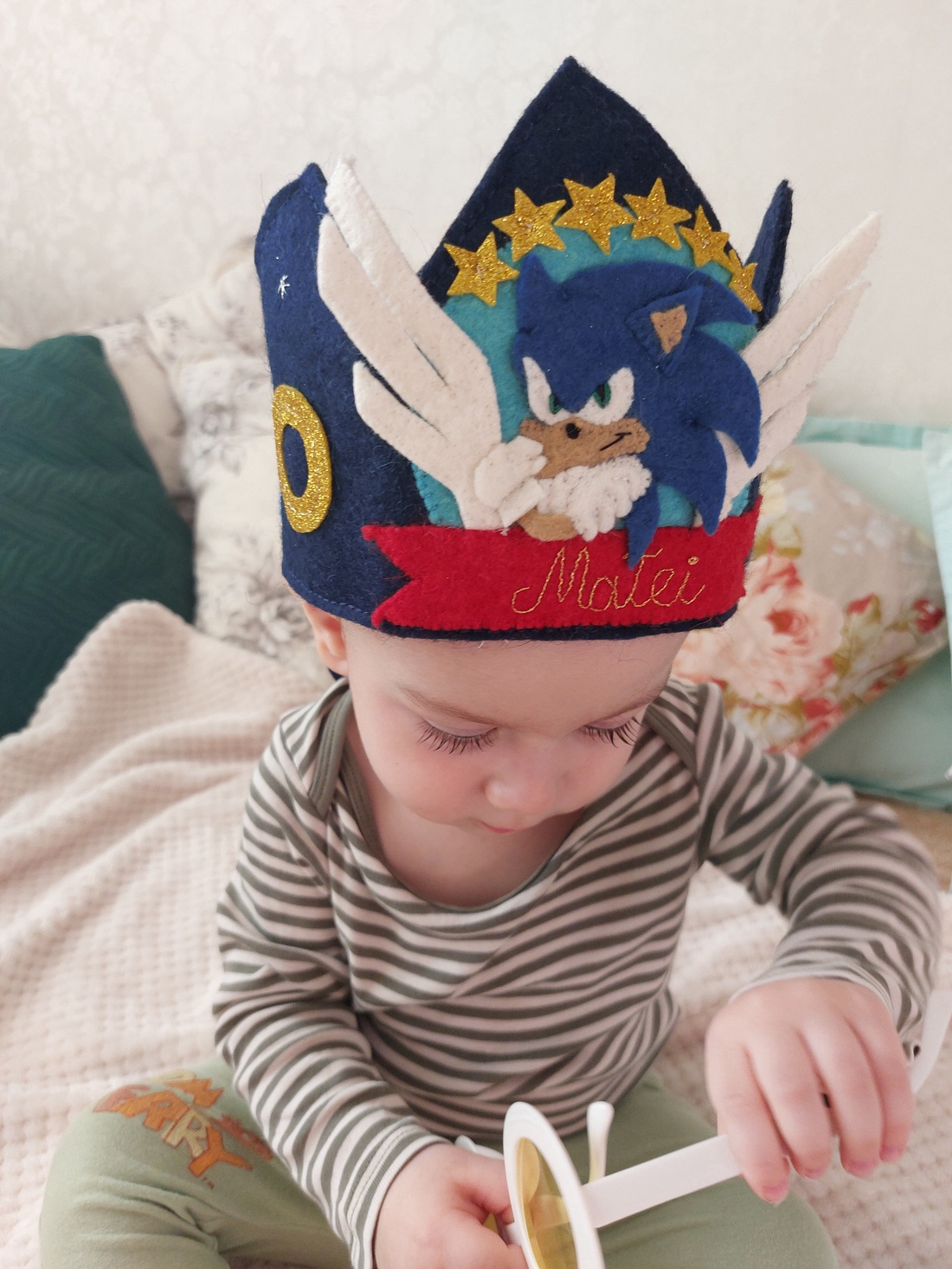 Coronita aniversara pentru copii personalizata cu personajul preferat - - Artynos.ro Coronita aniversara pentru copii personalizata cu personajul preferat - - Artynos.ro