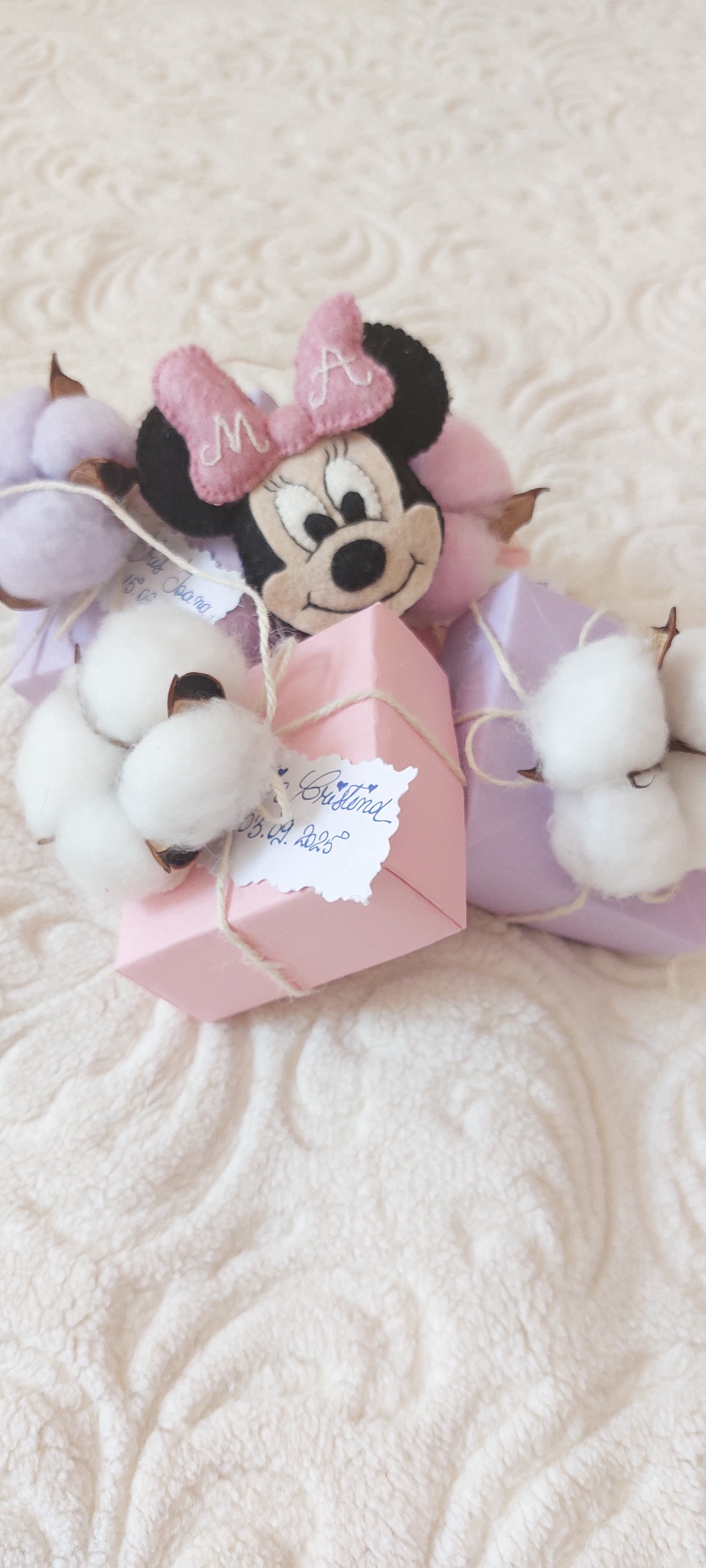 Marturie botez fetita Minnie handmade fetru - jucării și echipamente pentru copii - daruri de botez - Artynos.ro Marturie botez fetita Minnie handmade fetru - jucării și echipamente pentru copii - daruri de botez - Artynos.ro