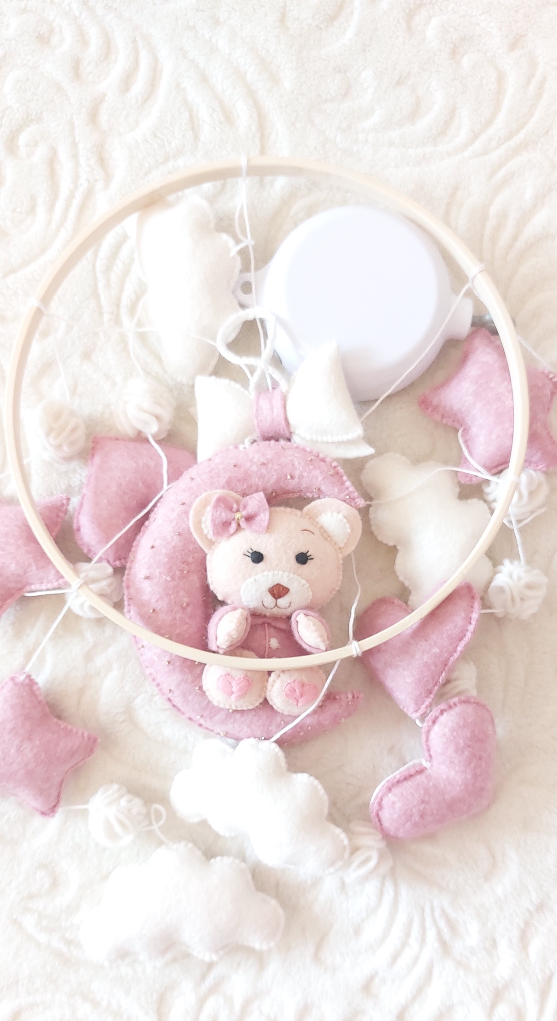 Carusel bebelusi. Carusel bebelusi handmade premium. Carusel fetite. Carusel baietei. Carusel ursulet. Carusel fetru - casă & stil de viață - echipament pentru camera copiilor - decorațiuni de cameră - Artynos.ro