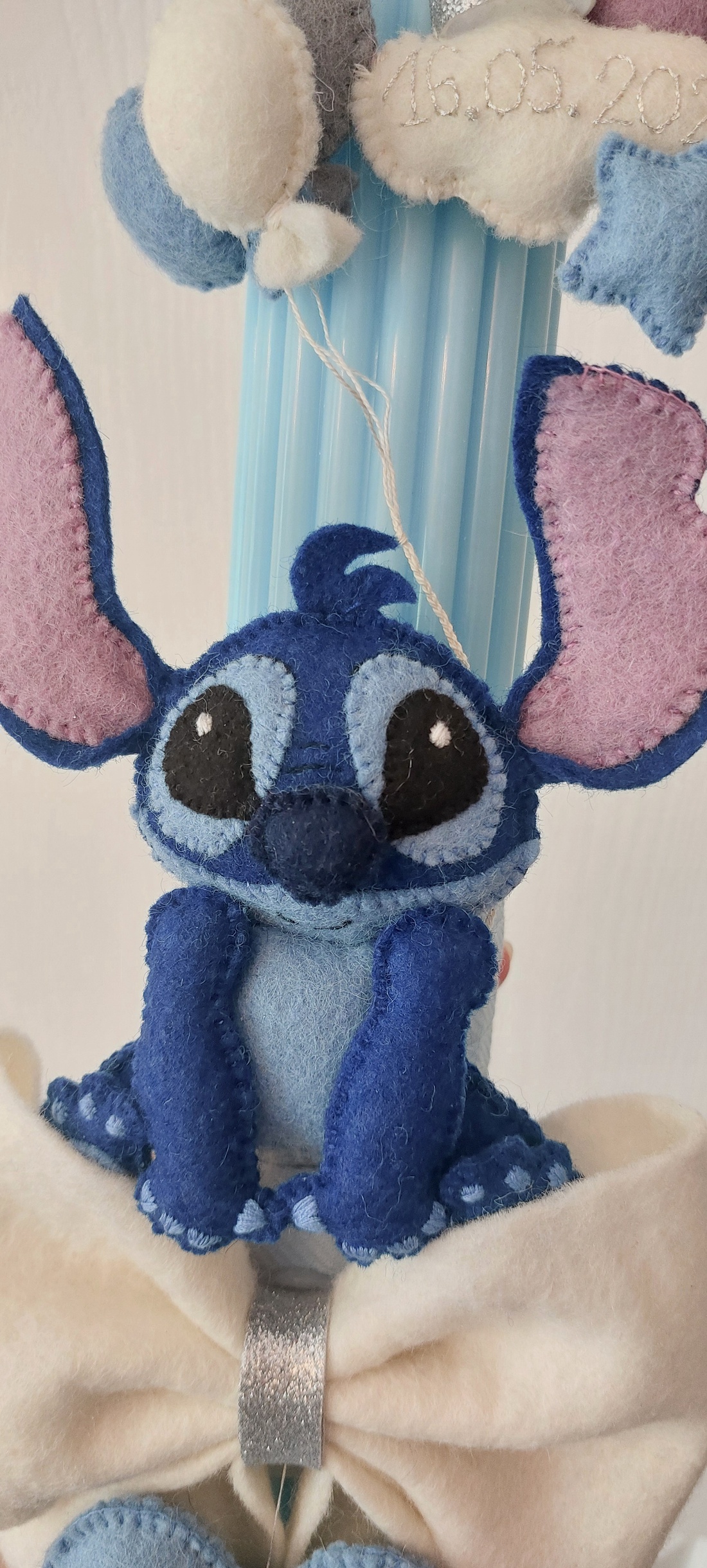 Lumanare botez handmade premium. Lumanare botez personalizata. Lumanare botez baietel. Lumanare botez fetita. Stitch - jucării și echipamente pentru copii - daruri de botez - Artynos.ro