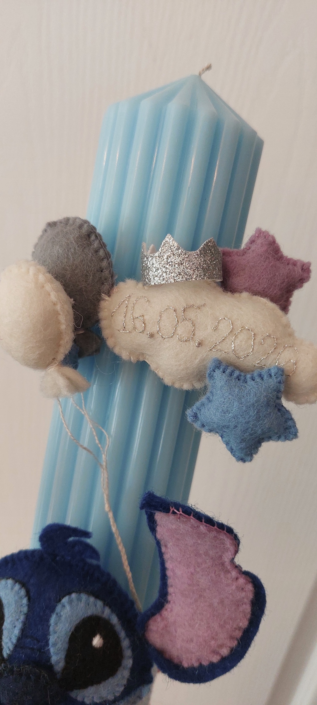 Lumanare botez handmade premium. Lumanare botez personalizata. Lumanare botez baietel. Lumanare botez fetita. Stitch - jucării și echipamente pentru copii - daruri de botez - Artynos.ro