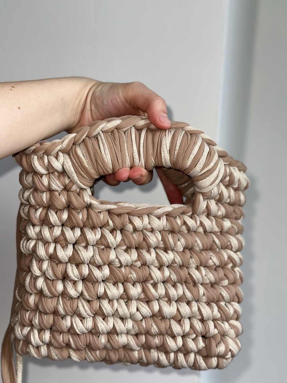 Geanta de mâna croșetată - geantă și husă - geantă pentru cumpărături - geantă shopper, geantă tote, geantă textilă - Artynos.ro Geanta de mâna croșetată - geantă și husă - geantă pentru cumpărături - geantă shopper, geantă tote, geantă textilă - Artynos.ro