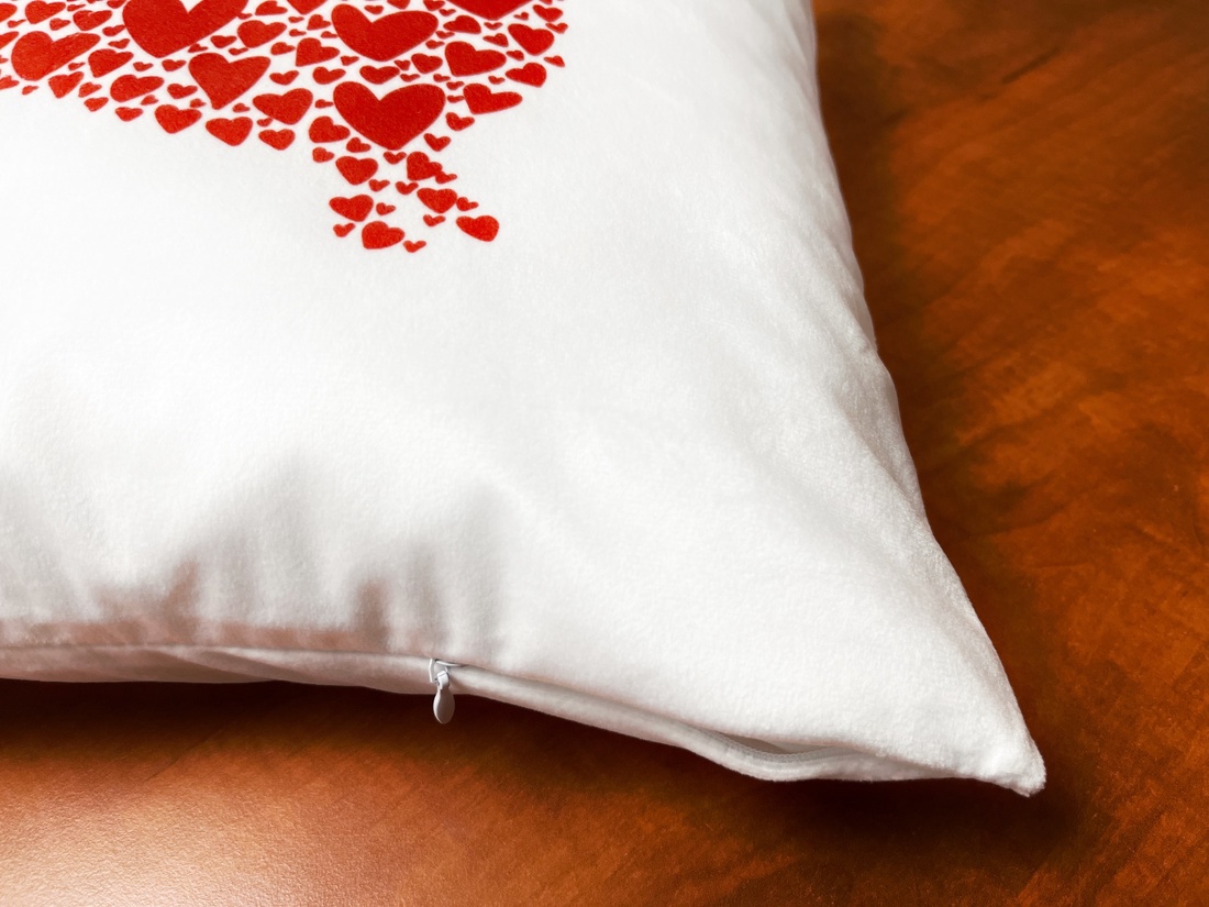 Pernă decorativă cu elf de Crăciun - Sweet Little Gnomes Pillow - crăciun - decorațiuni de crăciun de casă - căsuțe decorative de crăciun - Artynos.ro