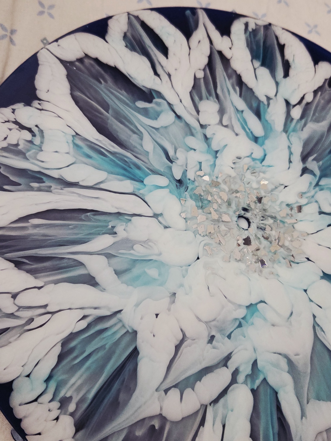 Ceas de perete handmade din rasina - casă & stil de viață - decorațiuni de casă - decorațiuni de pereți - ceasuri de perete - Artynos.ro