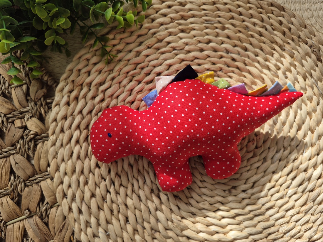 Dinozaur - orchu / rosu / verde - jucării și echipamente pentru copii - daruri de botez - Artynos.ro