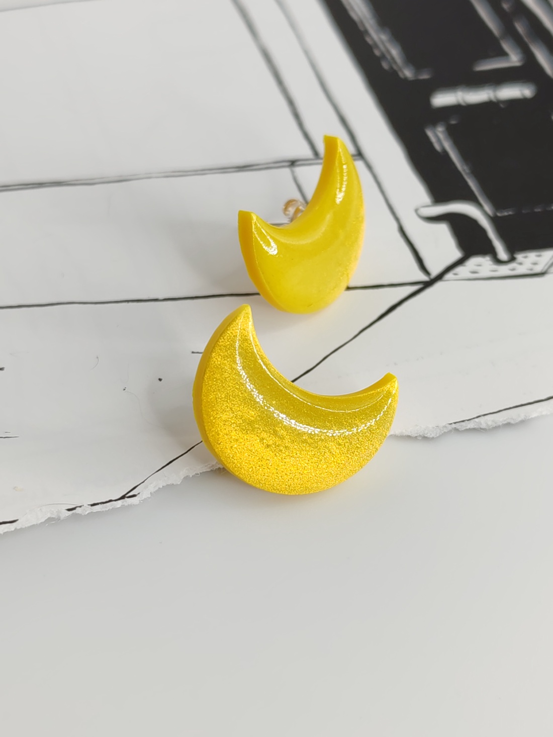 Cercei Wear the Moon - bijuterii - cercei - cercei din rășină - Artynos.ro