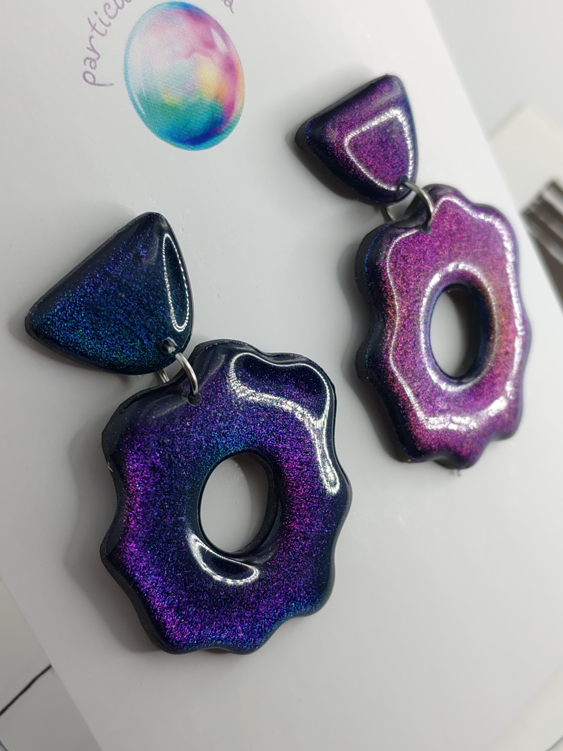 Cercei ParticulaChroma - bijuterii - cercei - cercei lungi - Artynos.ro