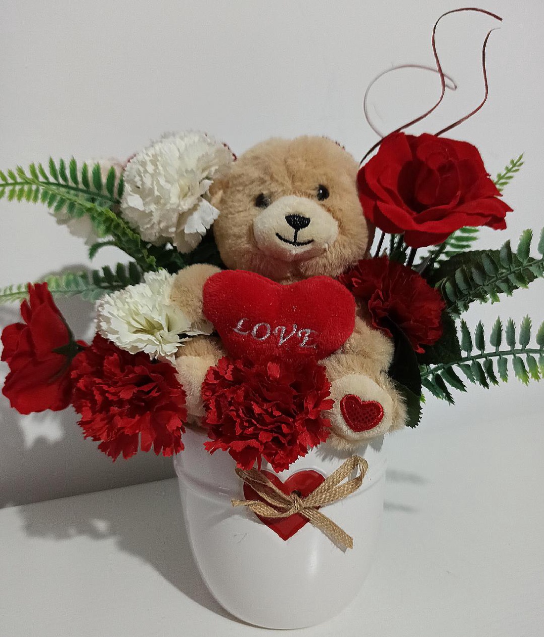 GHIVECI CERAMICĂ CU INIMĂ, URSULEȚ PLUȘ, TRANDAFIRI ȘI GAROAFE - casă & stil de viață - decorațiuni de casă - decorațiuni de masă și rafturi - boluri decorative - Artynos.ro