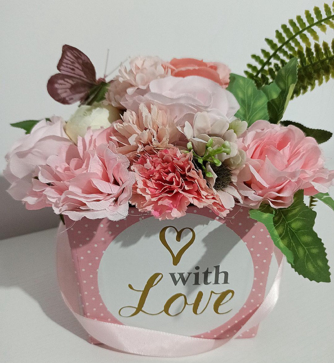 CUTIE ROZ WITH LOVE CU FLORI ROZ - casă & stil de viață - decorațiuni de casă - accesorii florale - cutii cu flori - Artynos.ro