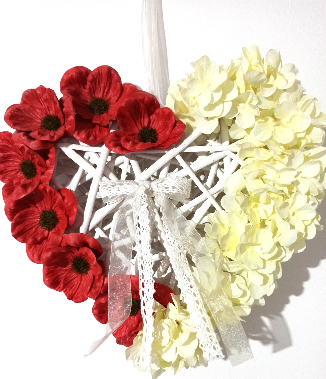 Inimă Cu Trandafiri Roșii și Albi - casă & stil de viață - decorațiuni de casă - decorațiuni de pereți - decorațiuni suspendate - Artynos.ro