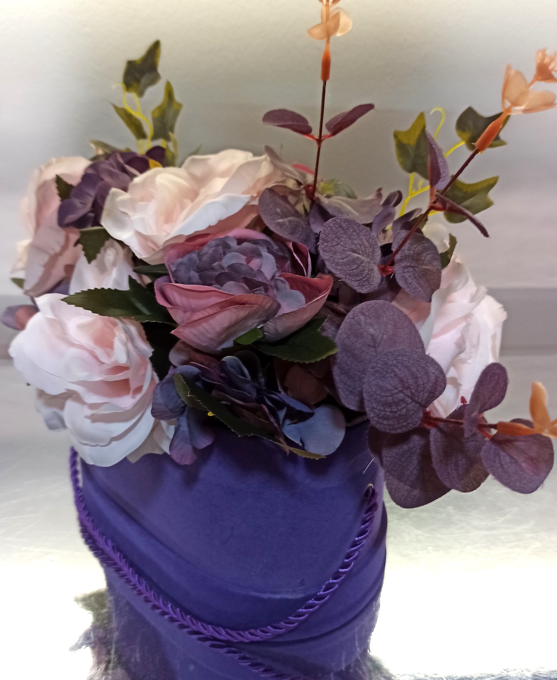 Cutie Catifea Mov Ovală Cu Trandafiri Roz - casă & stil de viață - decorațiuni de casă - accesorii florale - cutii cu flori - Artynos.ro