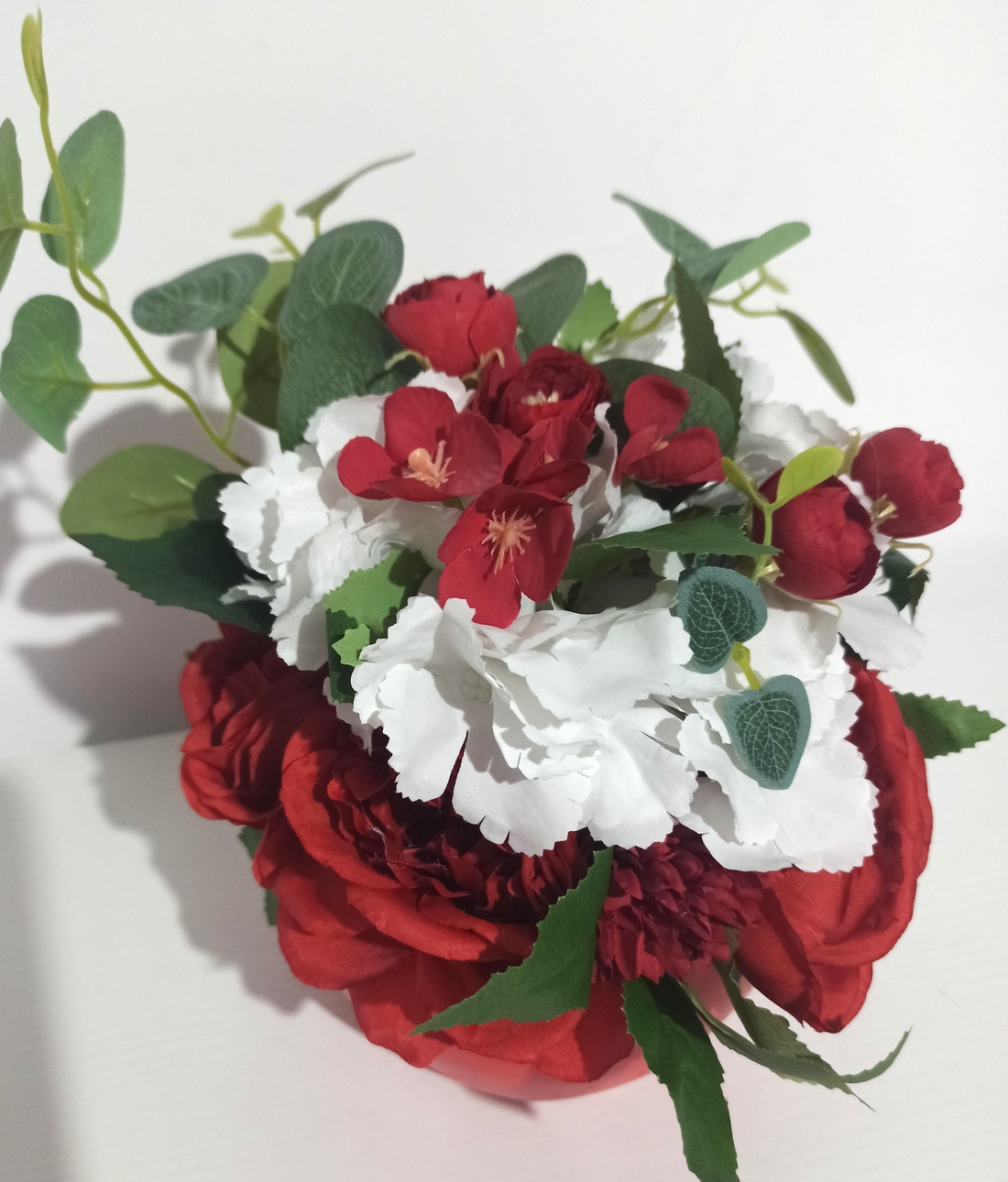 Vas Ceramic Roșu Cu Trandafiri Roșii  - casă & stil de viață - decorațiuni de casă - decorațiuni de masă și rafturi - boluri decorative - Artynos.ro