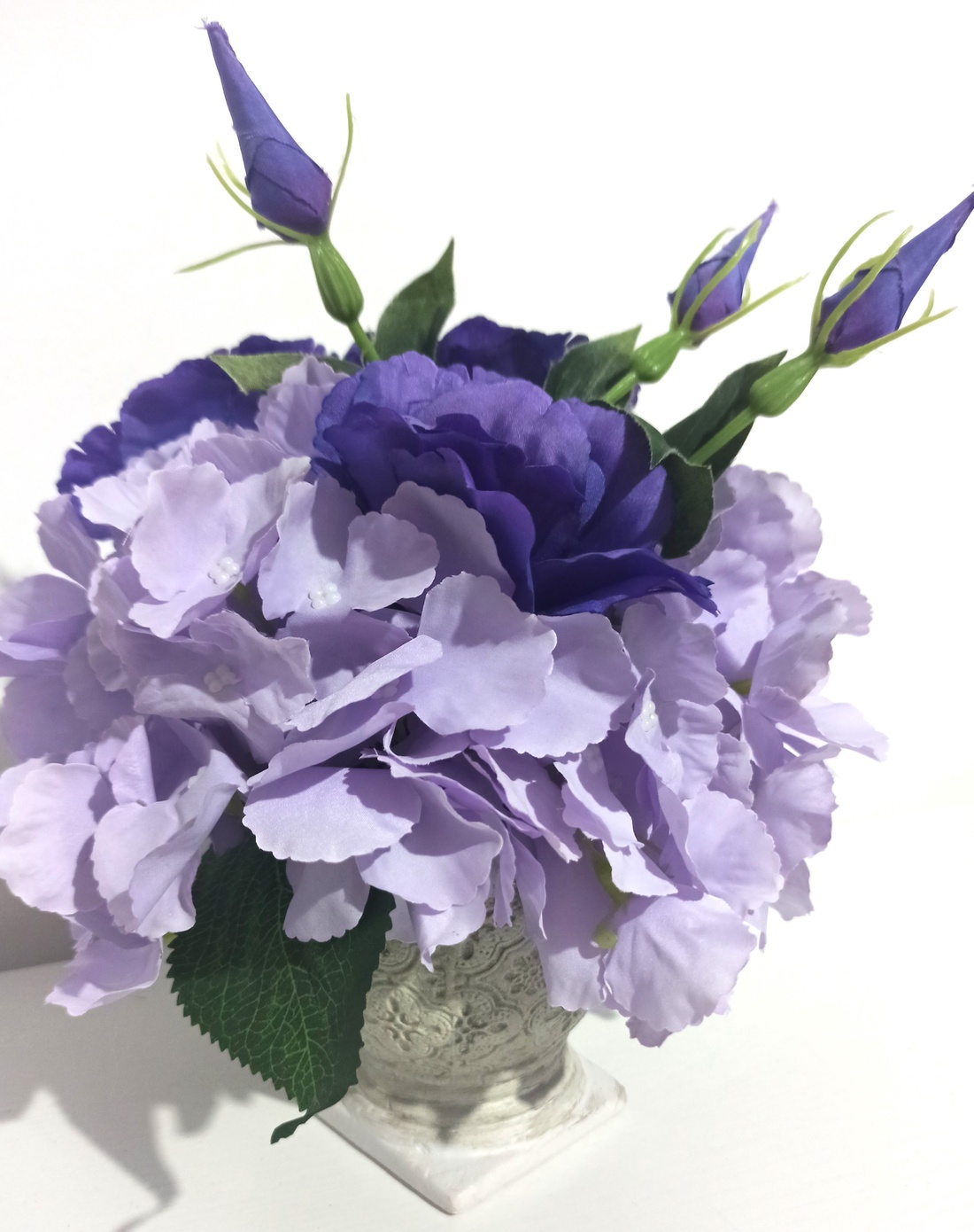 Ghiveci Regal Din Ceramică Cu Hortensie Lila și Lisianthus Mov - casă & stil de viață - decorațiuni de casă - decorațiuni de masă și rafturi - boluri decorative - Artynos.ro