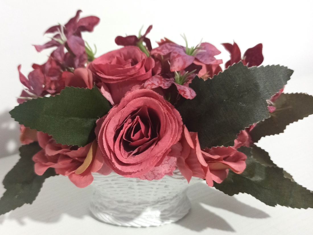 Ghiveci Ceramic Cu Trandafiri Roz Pudră - casă & stil de viață - decorațiuni de casă - decorațiuni de masă și rafturi - boluri decorative - Artynos.ro