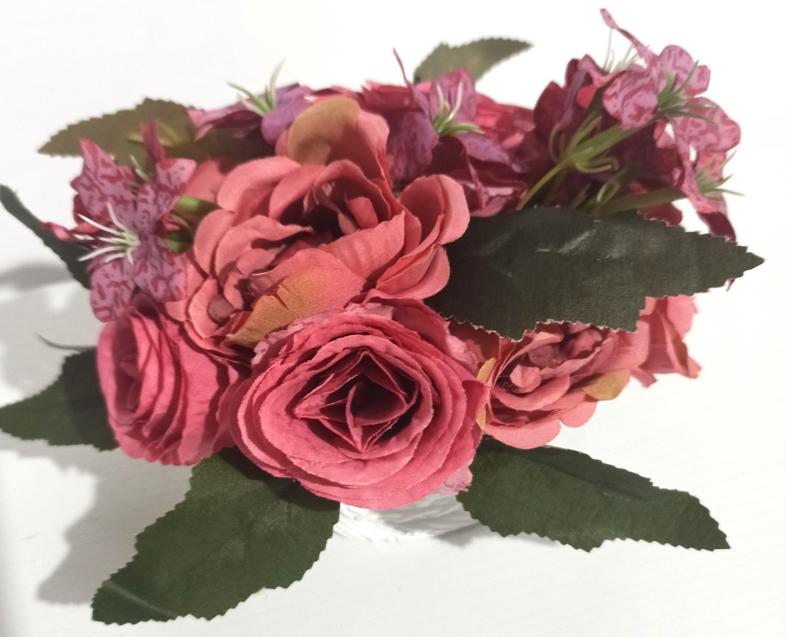 Ghiveci Ceramic Cu Trandafiri Roz Pudră - casă & stil de viață - decorațiuni de casă - decorațiuni de masă și rafturi - boluri decorative - Artynos.ro