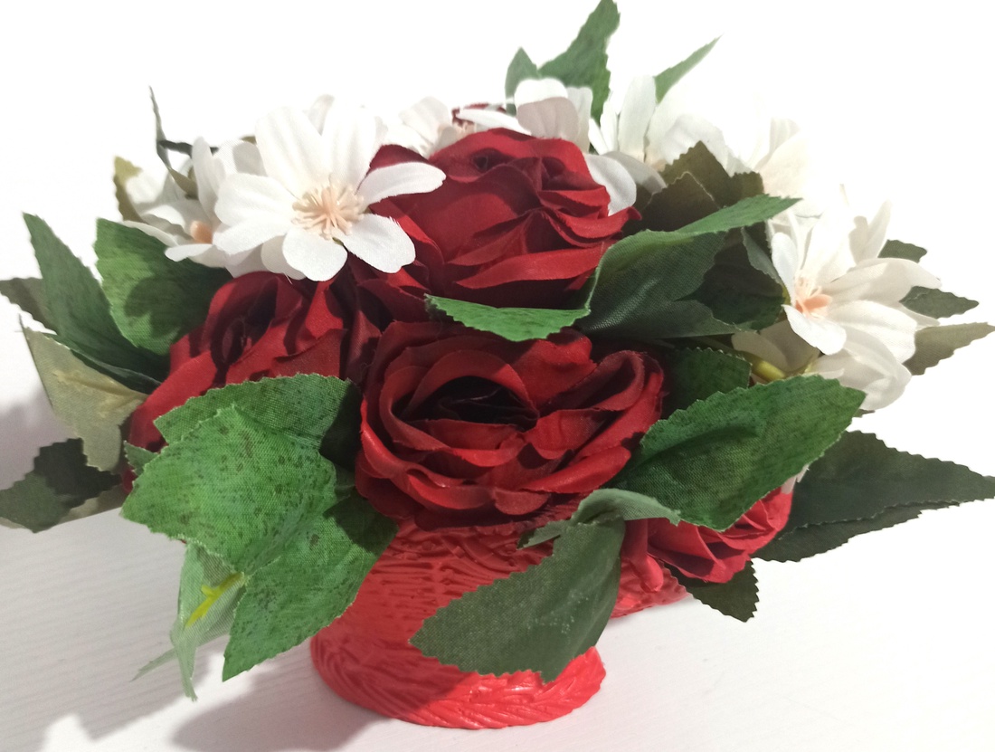 Ghiveci Ceramică Roșu Cu Floricele Albe și Trandafiri Roșii - casă & stil de viață - decorațiuni de casă - decorațiuni de masă și rafturi - boluri decorative - Artynos.ro