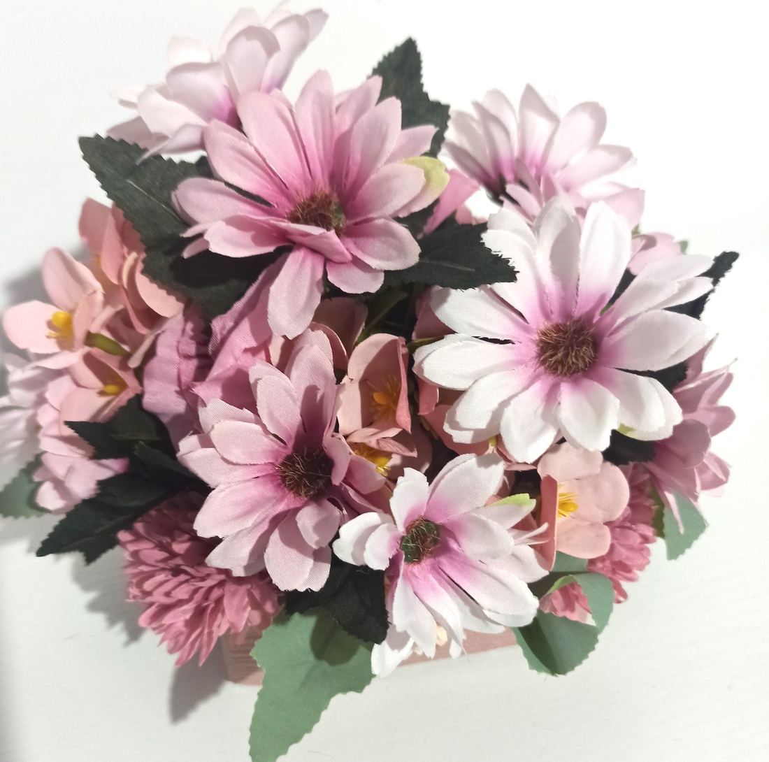 GHIVECI CERAMICĂ ROZ CU MARGARETE ROZ, LILA - casă & stil de viață - decorațiuni de casă - decorațiuni de masă și rafturi - boluri decorative - Artynos.ro