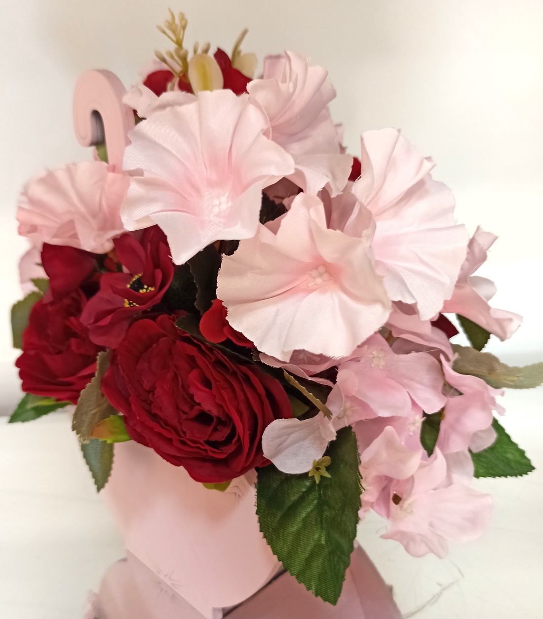 Cutie Lemn Roz Tip Umbrelă Cu Flori Roz Si Roșii - casă & stil de viață - decorațiuni de casă - accesorii florale - cutii cu flori - Artynos.ro