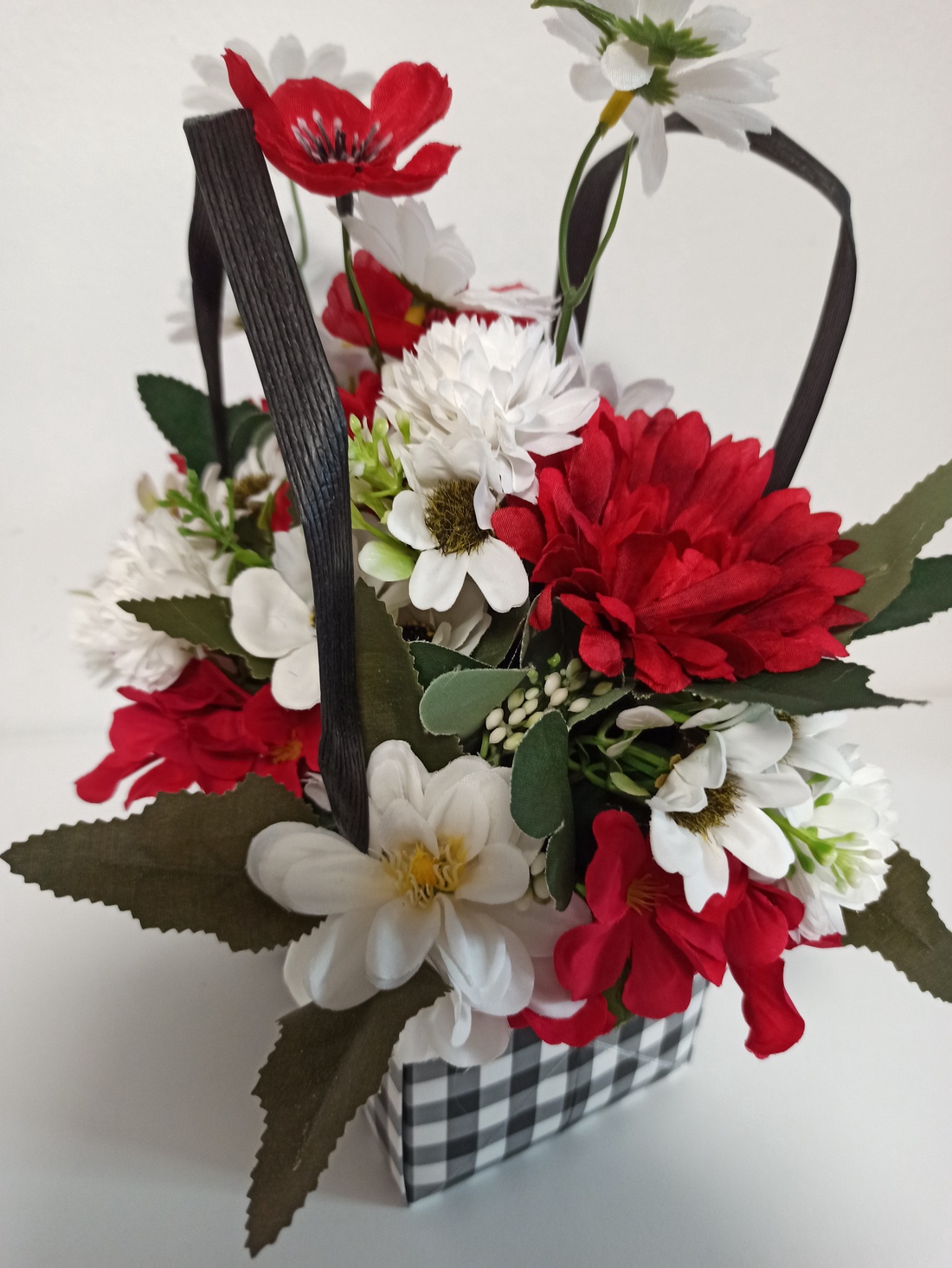 Cutie Tip Picnic Cu Floricele Albe și Roșii - casă & stil de viață - decorațiuni de casă - accesorii florale - cutii cu flori - Artynos.ro