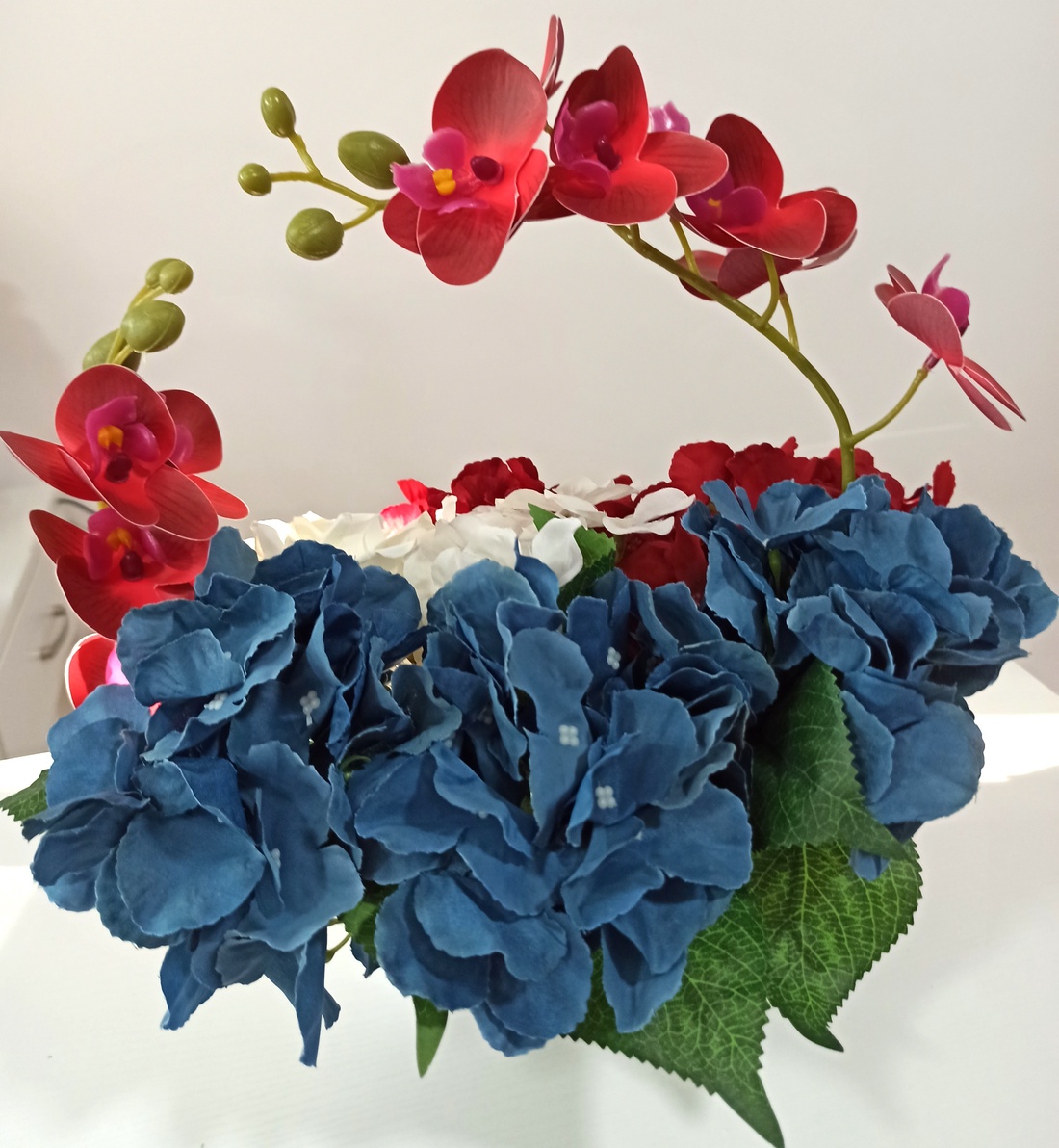 IKEBANA CU ORCHIDEE, TRANDAFIRI ȘI HORTENSIE - casă & stil de viață - decorațiuni de casă - accesorii florale - cutii cu flori - Artynos.ro