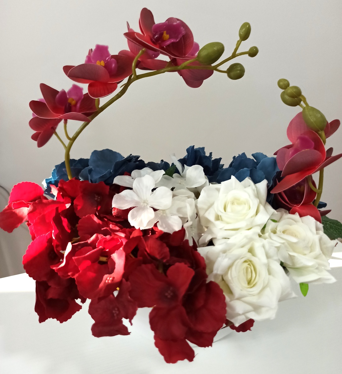 IKEBANA CU ORCHIDEE, TRANDAFIRI ȘI HORTENSIE - casă & stil de viață - decorațiuni de casă - accesorii florale - cutii cu flori - Artynos.ro