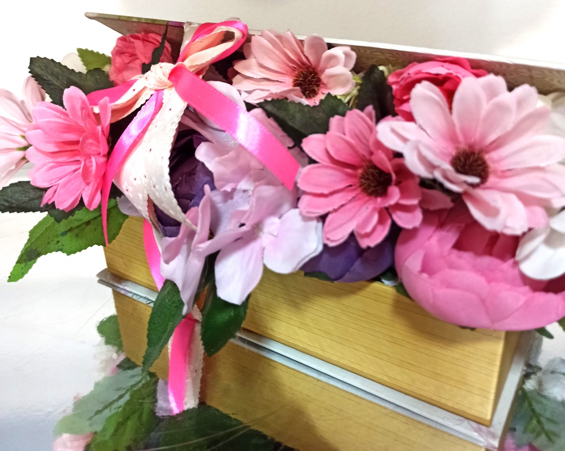 Carte Cu Margarete și Bujori Roz - casă & stil de viață - decorațiuni de casă - accesorii florale - cutii cu flori - Artynos.ro