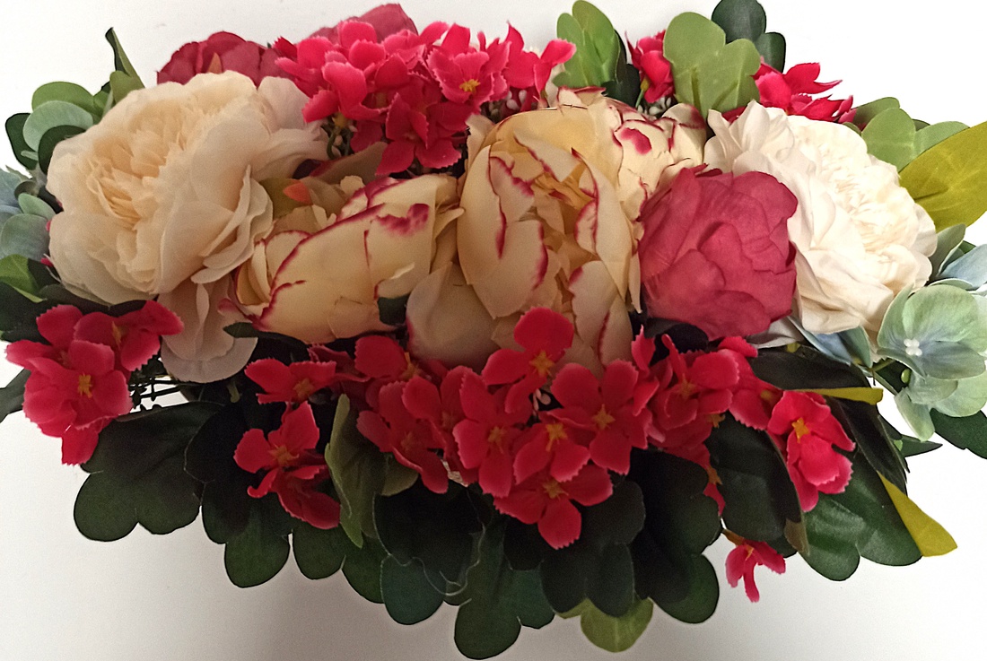 CUTIE LAVENDER CU BUJORI ȘI HORTENSIE BEJ ȘI ROȘU - casă & stil de viață - decorațiuni de casă - accesorii florale - cutii cu flori - Artynos.ro