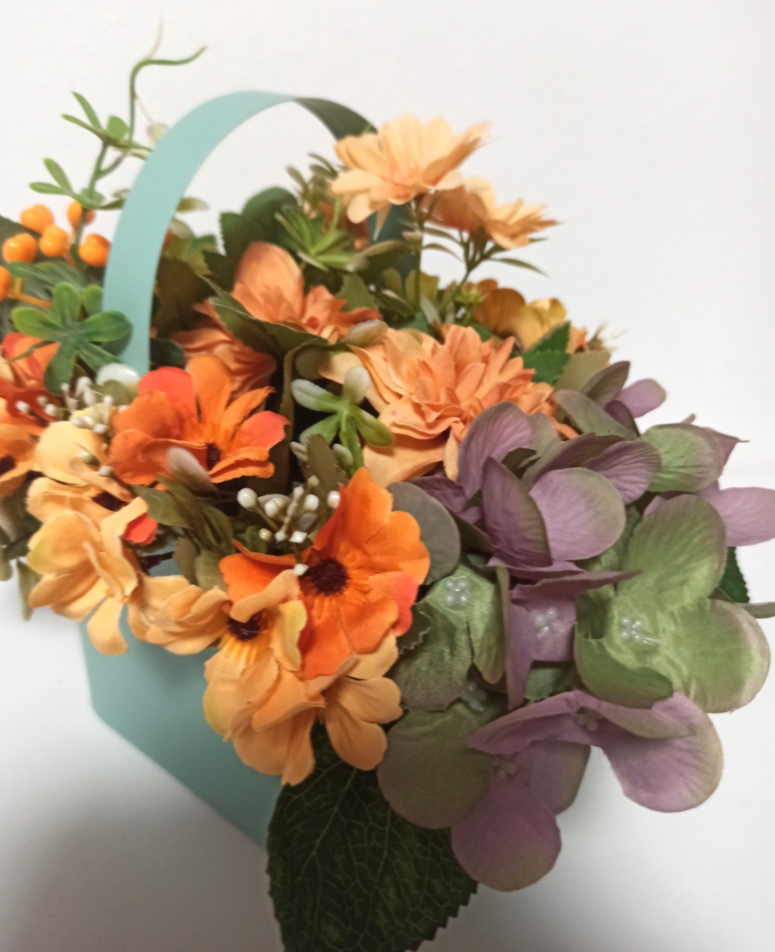 Coșuleț Vernil Cu Flori Somon și Mov - casă & stil de viață - decorațiuni de casă - accesorii florale - cutii cu flori - Artynos.ro