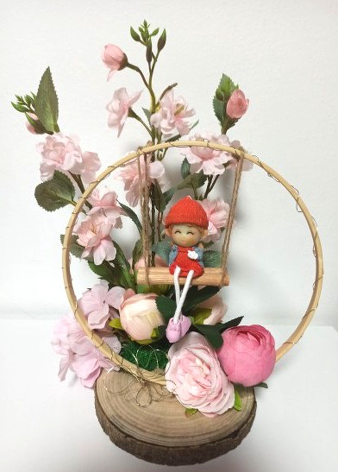 Decorațiune Fetiță Pe Leagăn - casă & stil de viață - decorațiuni de casă - decorațiuni de masă și rafturi - decorațiuni de masă - Artynos.ro