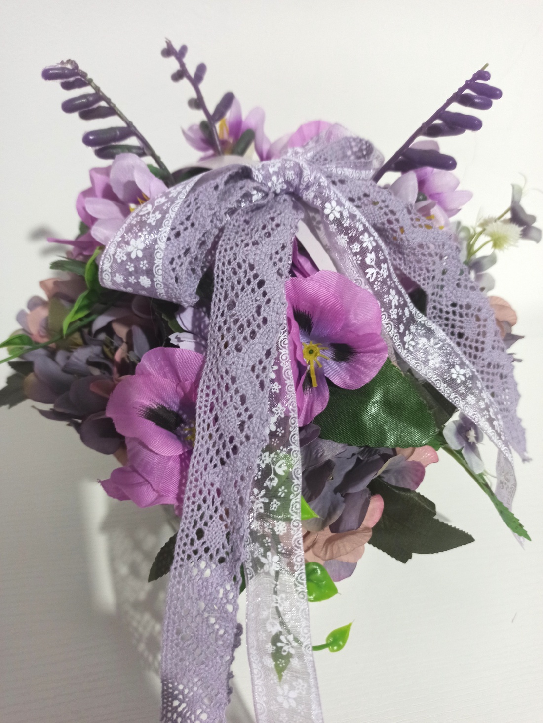 Ghiveci Cu Toartă și Flori Mov - casă & stil de viață - decorațiuni de casă - accesorii florale - cutii cu flori - Artynos.ro