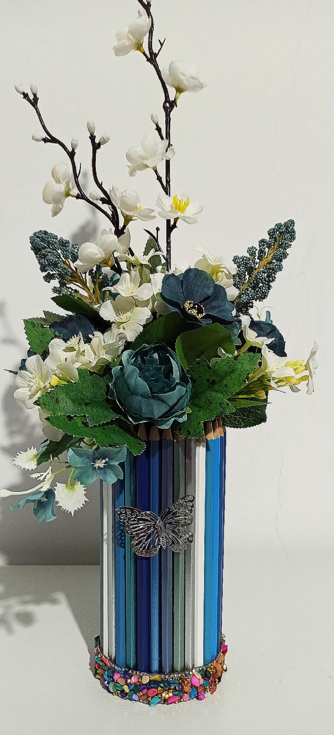 Cutie Creioane Albastră Cu Flori De Cireș Alb și Flori Albastre - casă & stil de viață - decorațiuni de casă - accesorii florale - cutii cu flori - Artynos.ro