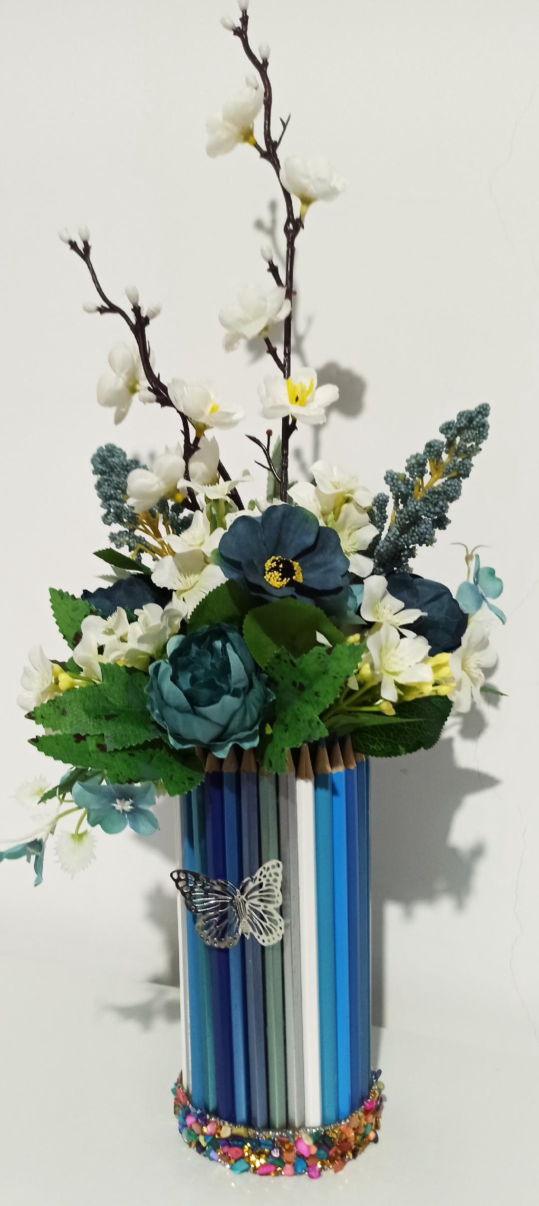Cutie Creioane Albastră Cu Flori De Cireș Alb și Flori Albastre - casă & stil de viață - decorațiuni de casă - accesorii florale - cutii cu flori - Artynos.ro