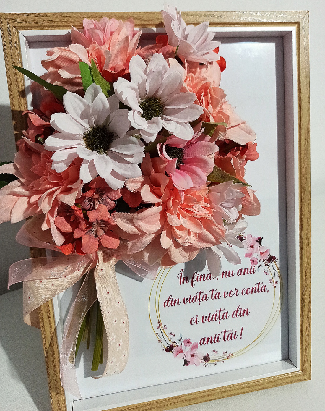 Ramă tablou cu mesaj și dalii roz - casă & stil de viață - decorațiuni de casă - decorațiuni de pereți - decorațiuni suspendate - Artynos.ro