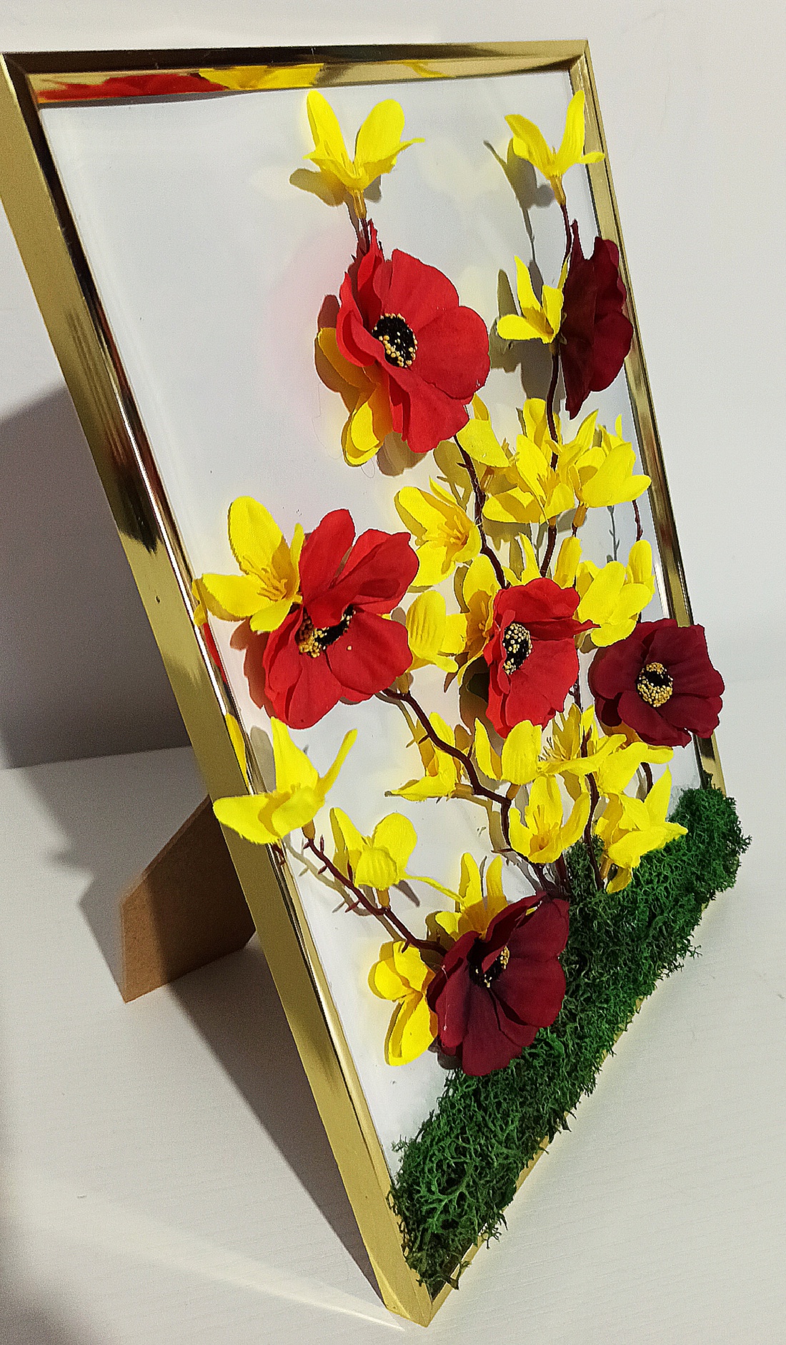 Ramă tablou cu licheni și ploaie de aur - casă & stil de viață - decorațiuni de casă - decorațiuni de pereți - decorațiuni suspendate - Artynos.ro