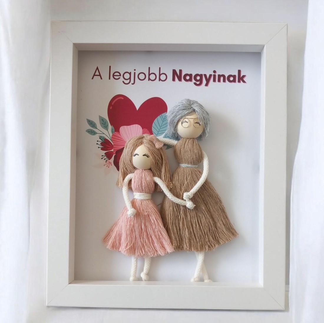 Imagine 3D personalizabilă pentru bunici - decor macramé pentru copii în cadru alb -  - Artynos.ro