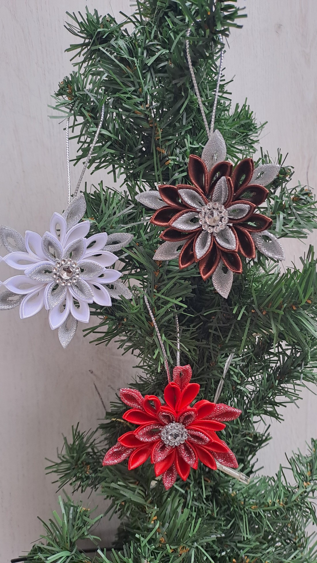 Steaua Kanzashi pentru Crăciun - crăciun - decorațiuni de crăciun de casă - decor pentru masă de crăciun - Artynos.ro