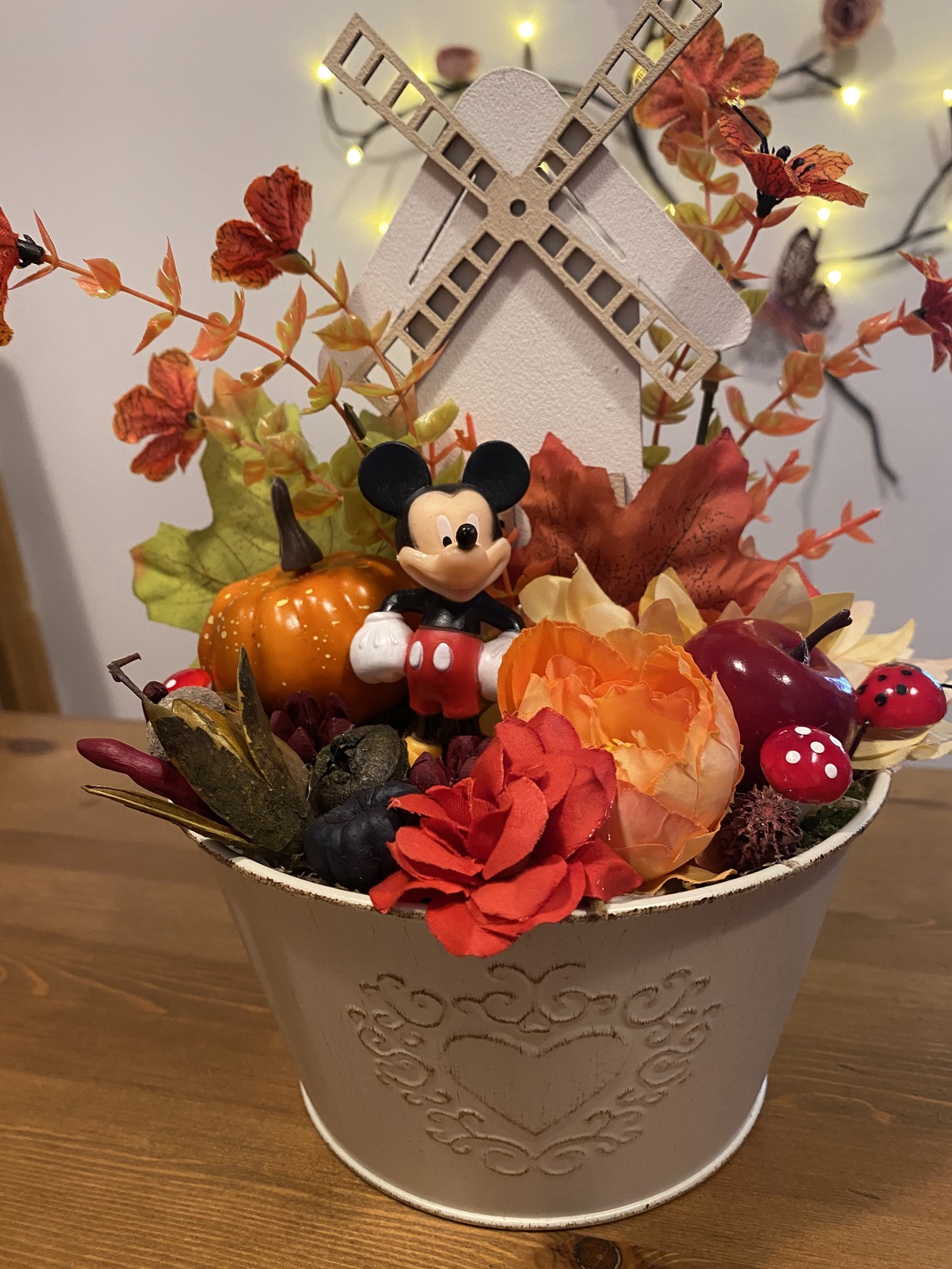 Disney Mickey decor de toamna - casă & stil de viață - accesorii pentru decorat casa - halloween - tot ce ai nevoie pentru petrecere! - ornamente de halloween - Artynos.ro Disney Mickey decor de toamna - casă & stil de viață - accesorii pentru decorat casa - halloween - tot ce ai nevoie pentru petrecere! - ornamente de halloween - Artynos.ro
