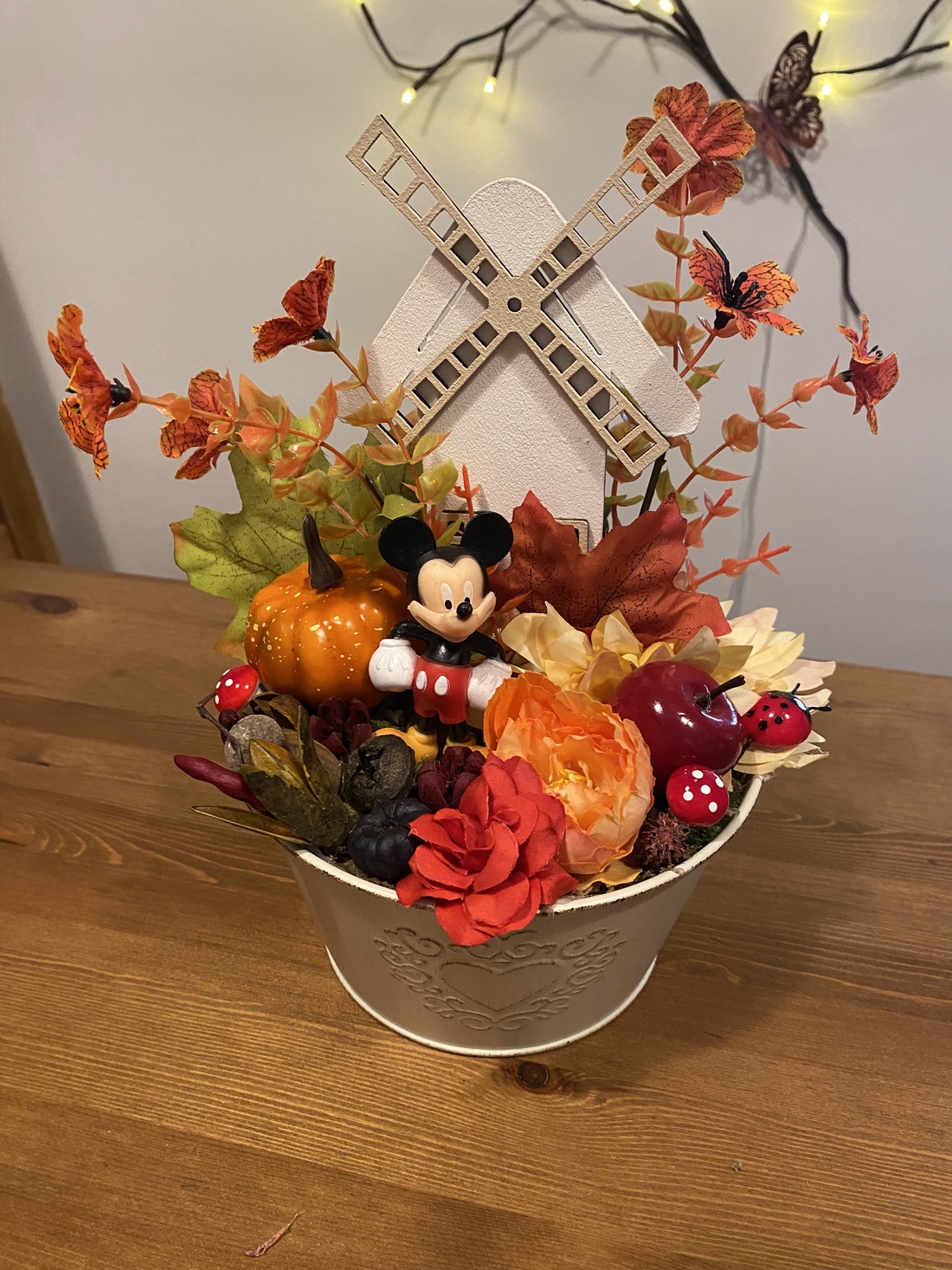 Disney Mickey decor de toamna - casă & stil de viață - accesorii pentru decorat casa - halloween - tot ce ai nevoie pentru petrecere! - ornamente de halloween - Artynos.ro Disney Mickey decor de toamna - casă & stil de viață - accesorii pentru decorat casa - halloween - tot ce ai nevoie pentru petrecere! - ornamente de halloween - Artynos.ro