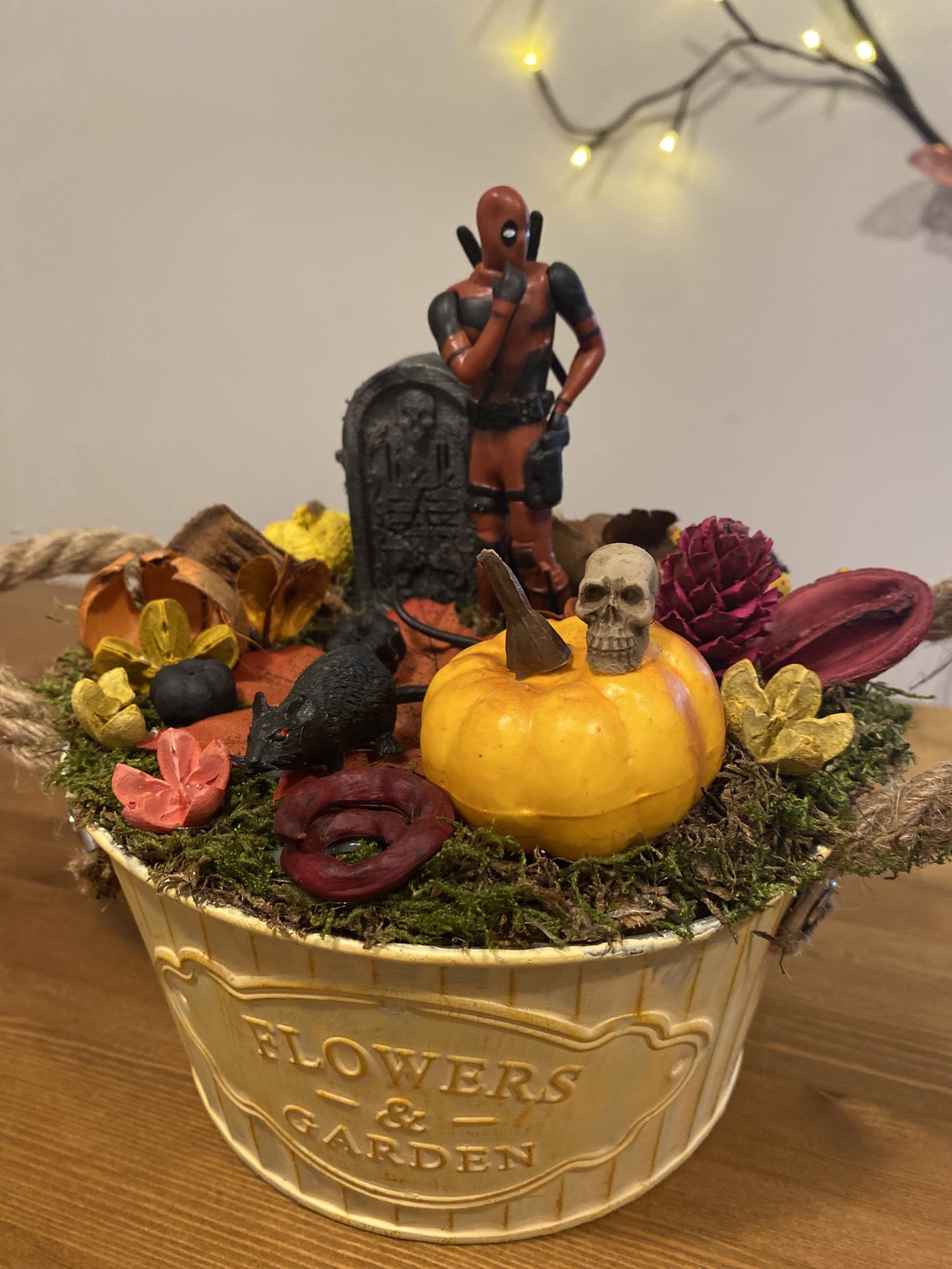 Deadpool decor de toamna - casă & stil de viață - accesorii pentru decorat casa - halloween - tot ce ai nevoie pentru petrecere! - ornamente de halloween - Artynos.ro Deadpool decor de toamna - casă & stil de viață - accesorii pentru decorat casa - halloween - tot ce ai nevoie pentru petrecere! - ornamente de halloween - Artynos.ro
