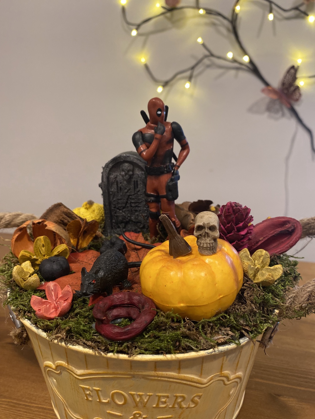 Deadpool decor de toamna - casă & stil de viață - accesorii pentru decorat casa - halloween - tot ce ai nevoie pentru petrecere! - ornamente de halloween - Artynos.ro Deadpool decor de toamna - casă & stil de viață - accesorii pentru decorat casa - halloween - tot ce ai nevoie pentru petrecere! - ornamente de halloween - Artynos.ro