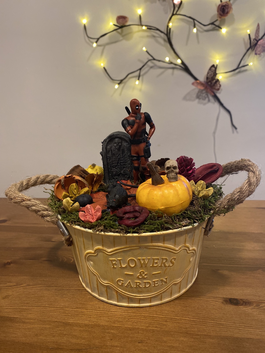 Deadpool decor de toamna - casă & stil de viață - accesorii pentru decorat casa - halloween - tot ce ai nevoie pentru petrecere! - ornamente de halloween - Artynos.ro Deadpool decor de toamna - casă & stil de viață - accesorii pentru decorat casa - halloween - tot ce ai nevoie pentru petrecere! - ornamente de halloween - Artynos.ro