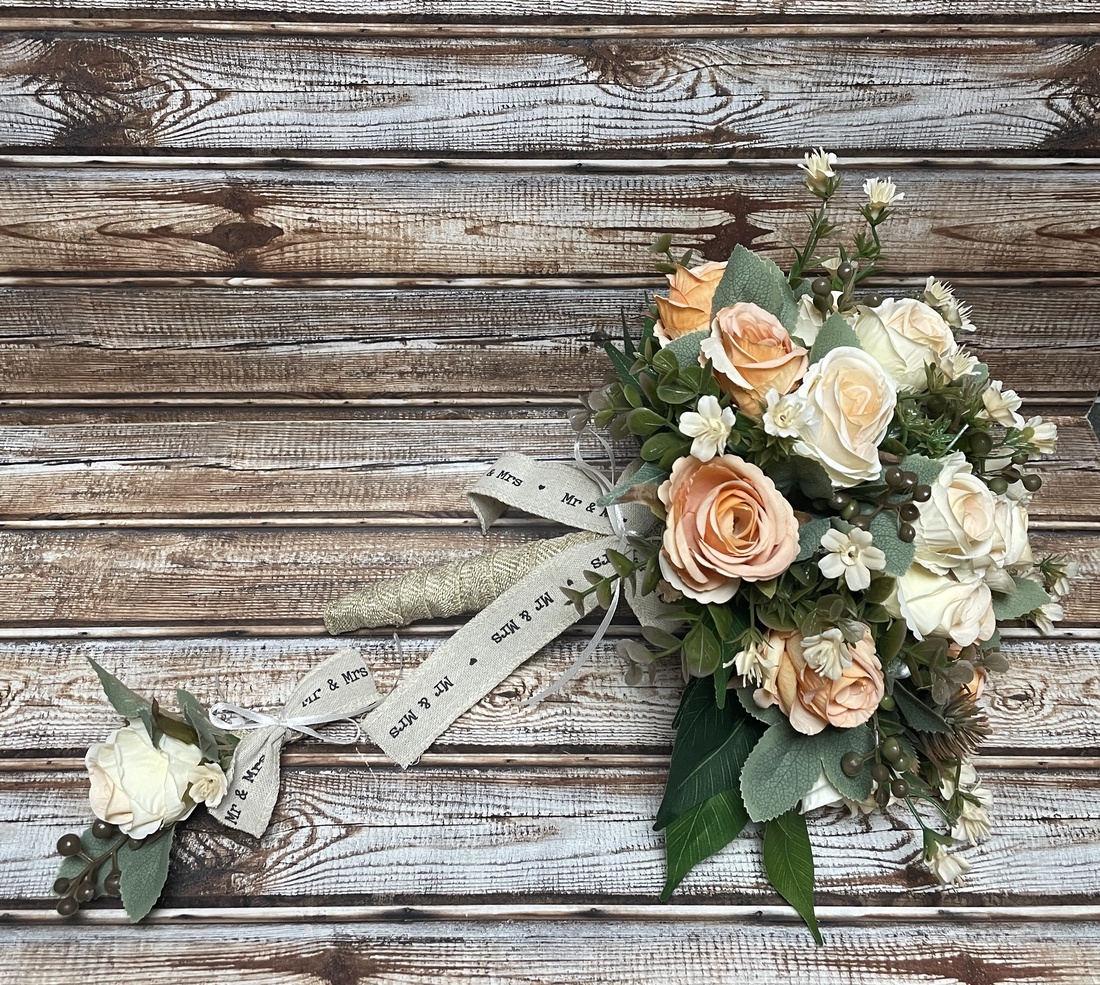 Buchet de mireasă etern cu broșă de mire - în alb-piersică sau alb-roz - accesorii nuntă - buchet mireasă - Artynos.ro Buchet de mireasă etern cu broșă de mire - în alb-piersică sau alb-roz - accesorii nuntă - buchet mireasă - Artynos.ro