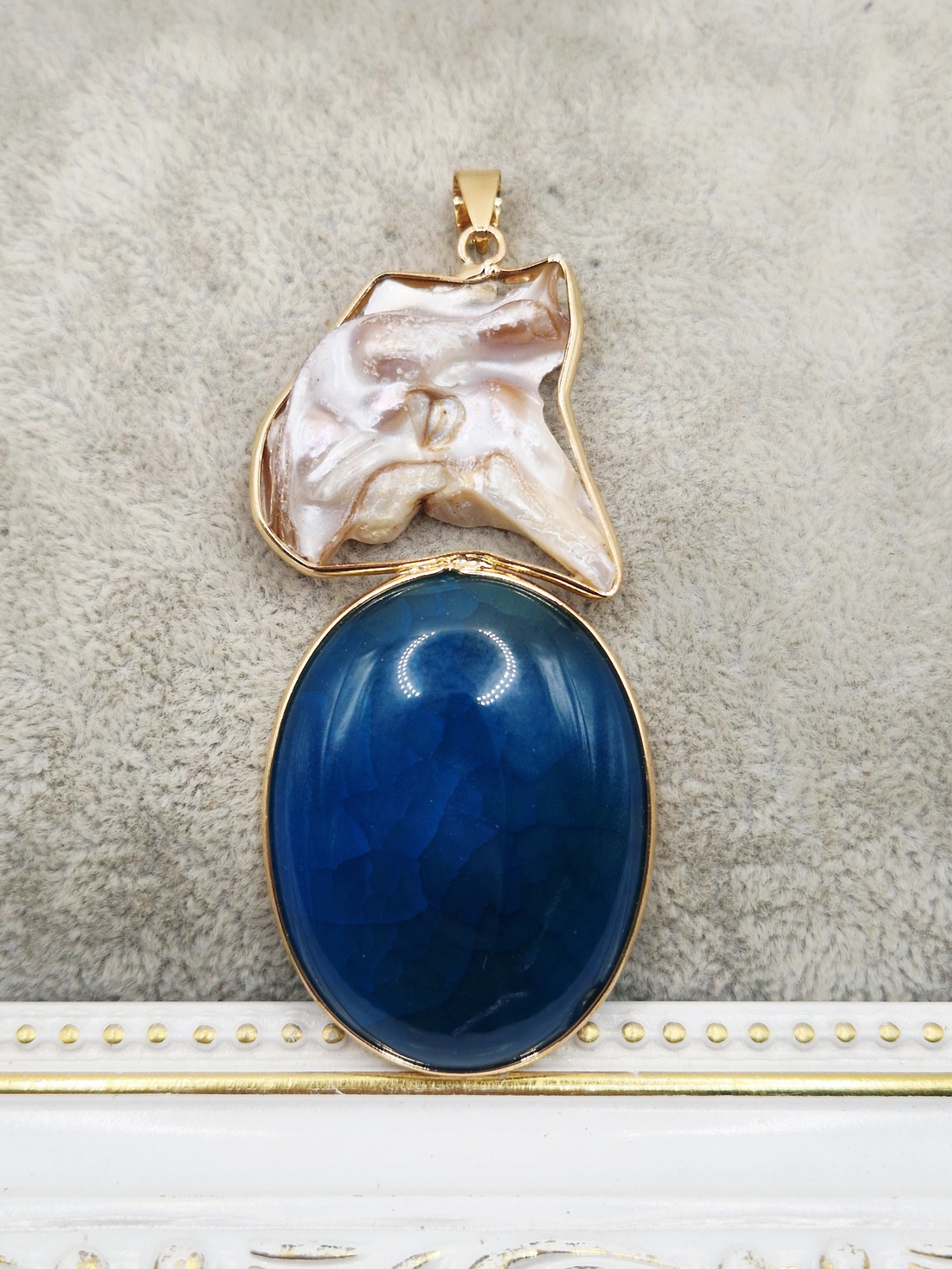 Pandantiv agata albastra cu scoica cu perle 65x31mm - 1 buc - bijuterii - coliere - pandative - Artynos.ro