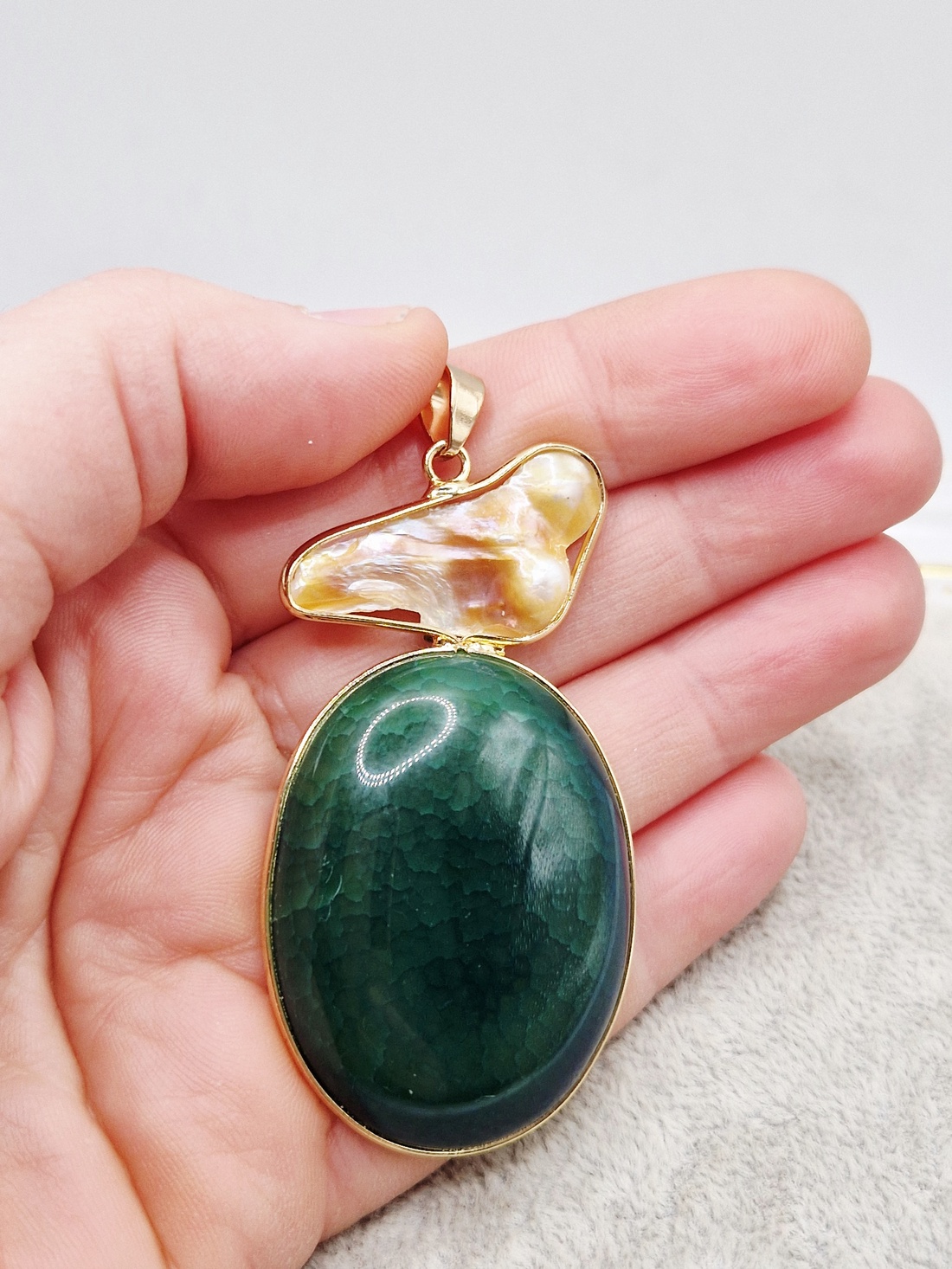 Pandantiv agata verde cu scoica cu perle 58x31mm - 1 buc - bijuterii - coliere - pandative - Artynos.ro