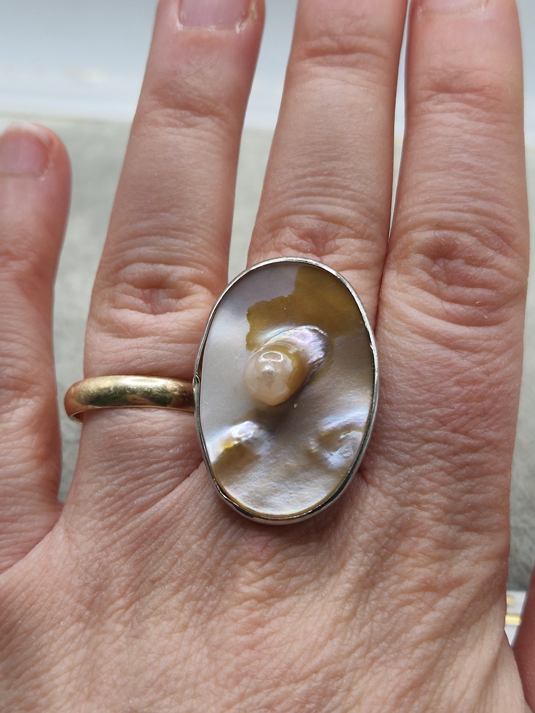 Inel reglabil, oval, scoică cu perlă - bijuterii - inele - inele cu perle - Artynos.ro
