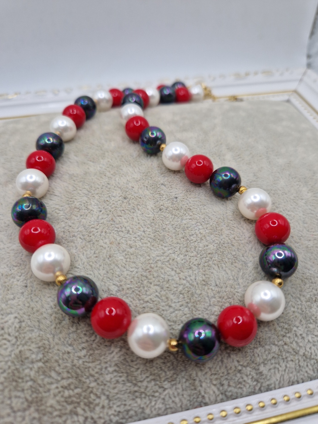 Colier Perle tip Mallorca 3 culori auriu - bijuterii - coliere - coliere din perle - Artynos.ro