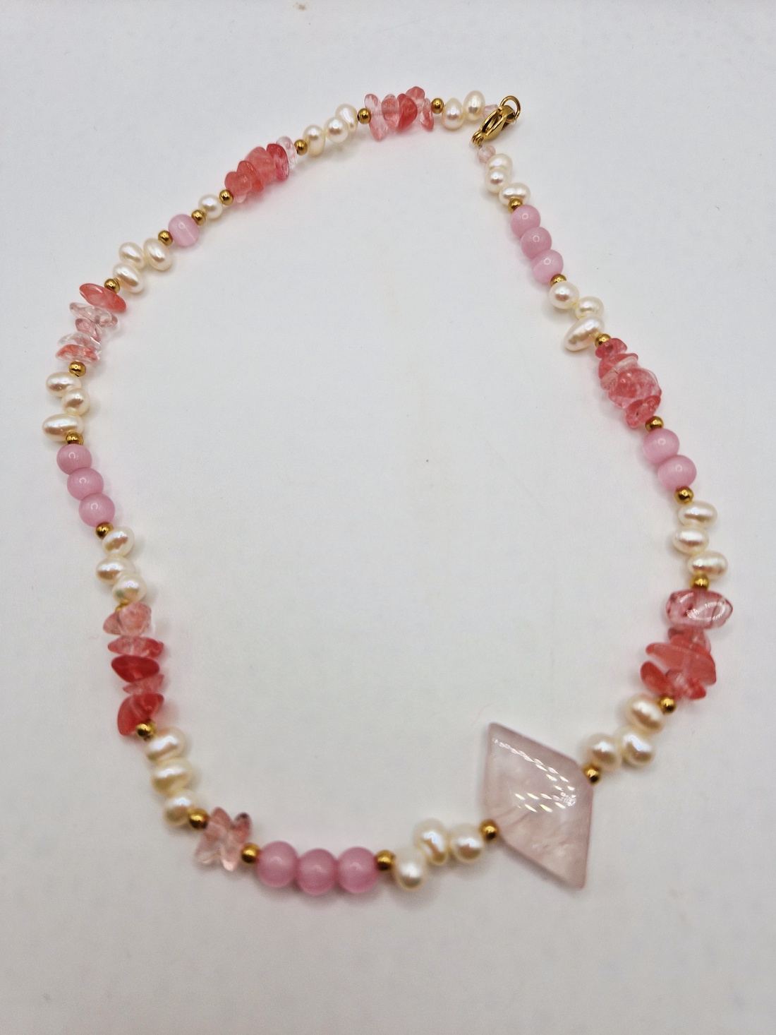 Colier Perle naturale albe Cuart roz - bijuterii - coliere - coliere din pietre semiprețioase - Artynos.ro